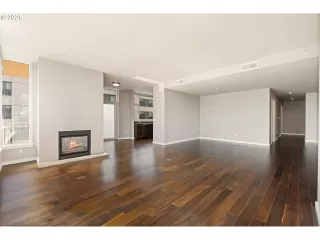 Photo #6: 617918244 Listing 