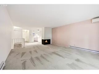 Photo #6: 619158978 Listing 