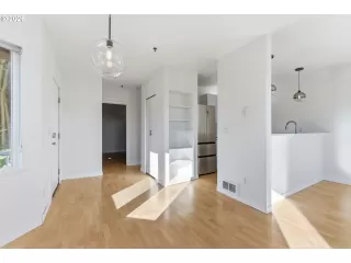 Photo #6: 619232911 Listing 