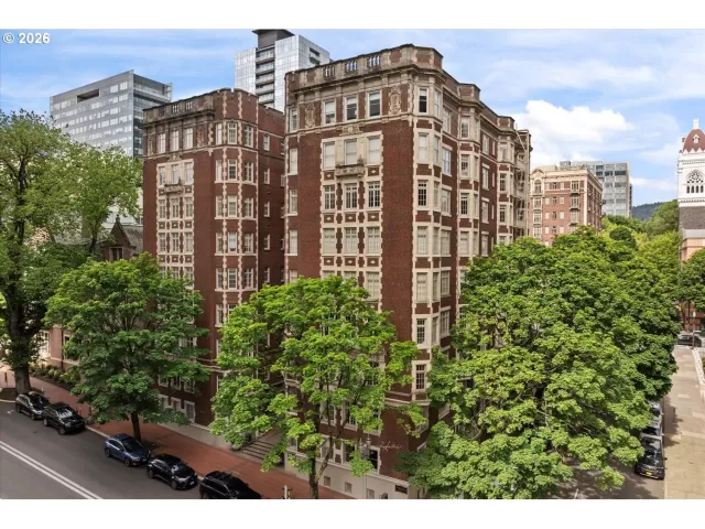 MLS: 619548618 Condo For Sale
