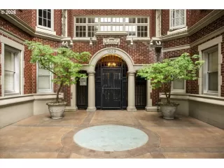 Photo #3: 619548618 Listing 