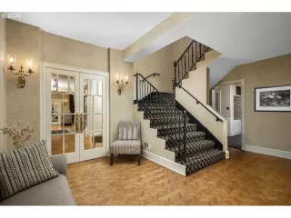 Photo #5: 619548618 Listing 
