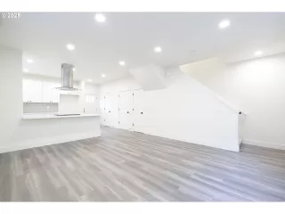 Photo #2: 619941338 Listing 