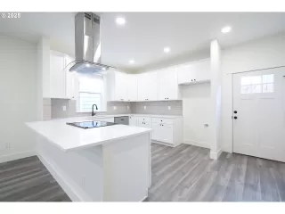 Photo #4: 619941338 Listing 