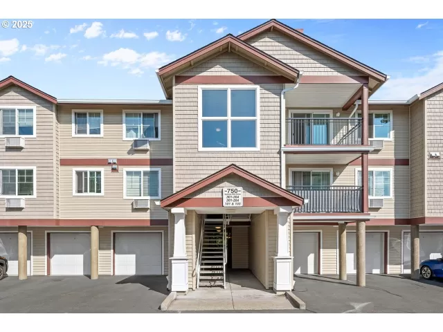 MLS: 620316672 Condo For Sale