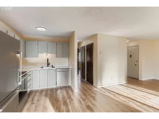 Photo #6: 620811303 Listing