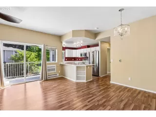 Photo #3: 621127729 Listing 
