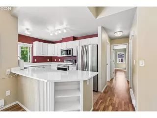 Photo #6: 621127729 Listing 