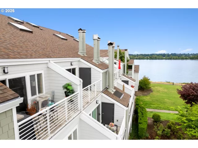 MLS: 621210257 Condo For Sale