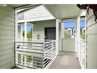 Photo #2: 621210257 Listing