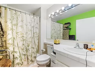 Photo #4: 621210257 Listing