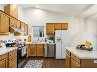 Photo #4: 621259369 Listing