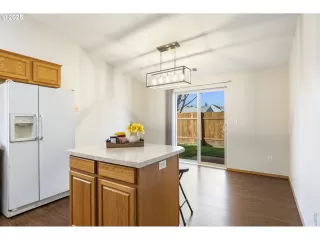 Photo #5: 621259369 Listing