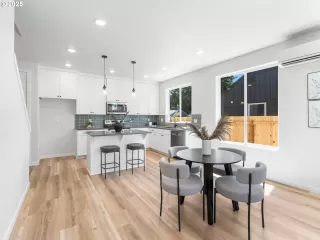 Photo #4: 621264140 Listing