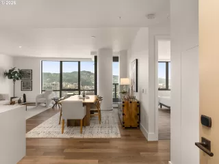 Photo #3: 621945677 Listing 