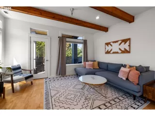 Photo #4: 622196707 Listing 