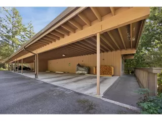 Photo #2: 622299091 Listing