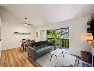 Photo #6: 622299091 Listing