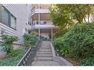 Photo #2: 622461786 Listing