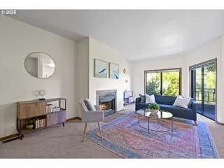 Photo #5: 622461786 Listing