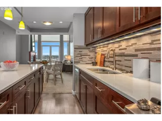 Photo #5: 622815712 Listing 