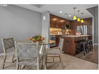 Photo #6: 622815712 Listing 