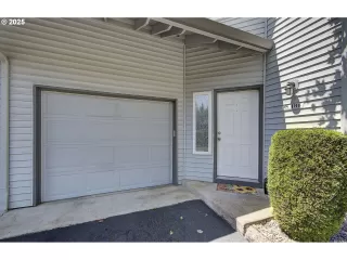 Photo #3: 622871308 Listing