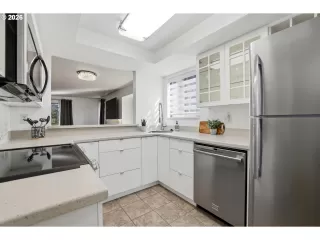 Photo #5: 623057135 Listing 