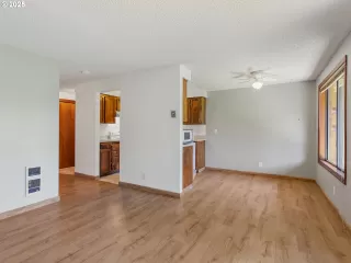 Photo #4: 623129706 Listing 