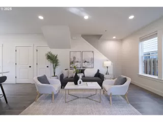 Photo #6: 623235078 Listing