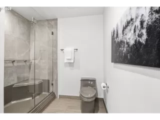 Photo #5: 623395486 Listing 