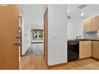 Photo #2: 623417259 Listing 