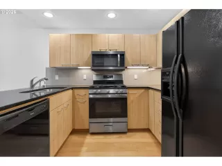 Photo #3: 623417259 Listing 