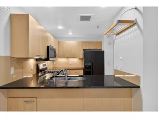 Photo #4: 623417259 Listing 