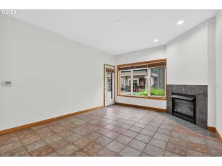 Photo #6: 623417259 Listing 