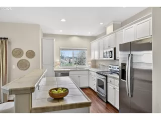 Photo #6: 623514341 Listing 