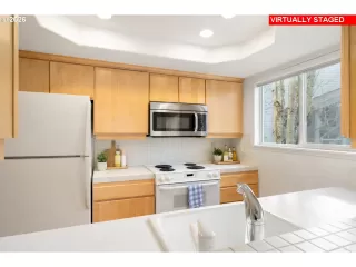 Photo #3: 623822494 Listing