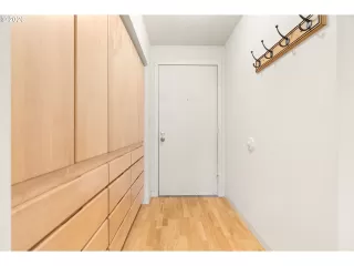 Photo #6: 623822494 Listing