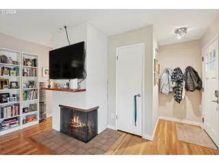 Photo #6: 623924772 Listing 