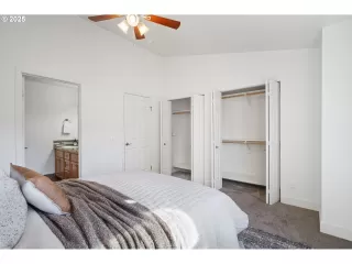 Photo #5: 624055246 Listing 