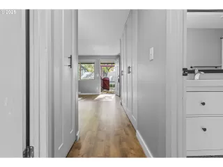 Photo #5: 624212098 Listing