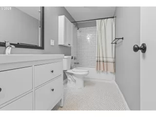 Photo #6: 624212098 Listing