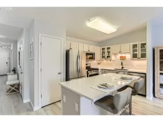 Photo #3: 624333285 Listing 