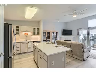 Photo #4: 624333285 Listing 