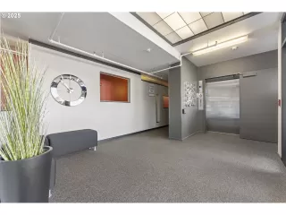 Photo #4: 624391626 Listing