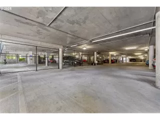 Photo #5: 624391626 Listing