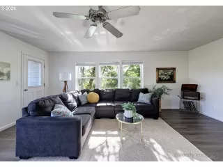 Photo #3: 624392448 Listing 