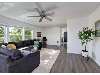Photo #6: 624392448 Listing 