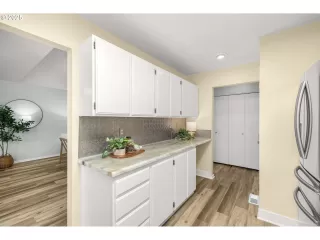 Photo #3: 624431144 Listing