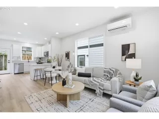 Photo #6: 624722603 Listing 